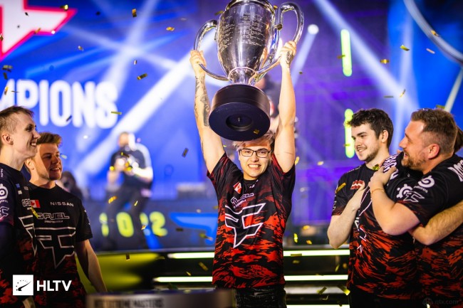 BLG俱乐部官博发文：那就再赢一次！3：2 T1晋级，我们决赛见！