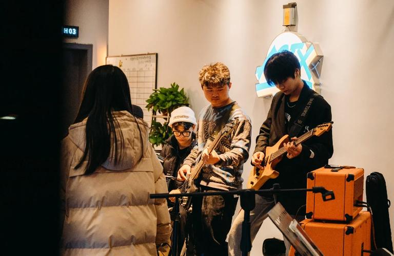 torzsi采访：siuhy对阵G2时的指挥更胜一筹